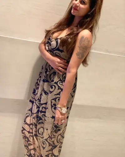 Patharia Escort